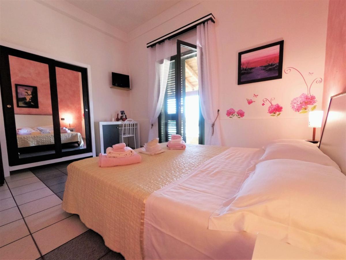 Hotel Alba Chiara Sant'Andrea Salento Exterior foto