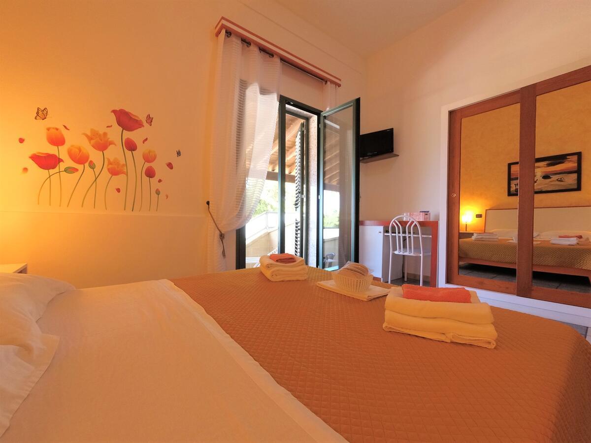 Hotel Alba Chiara Sant'Andrea Salento Exterior foto