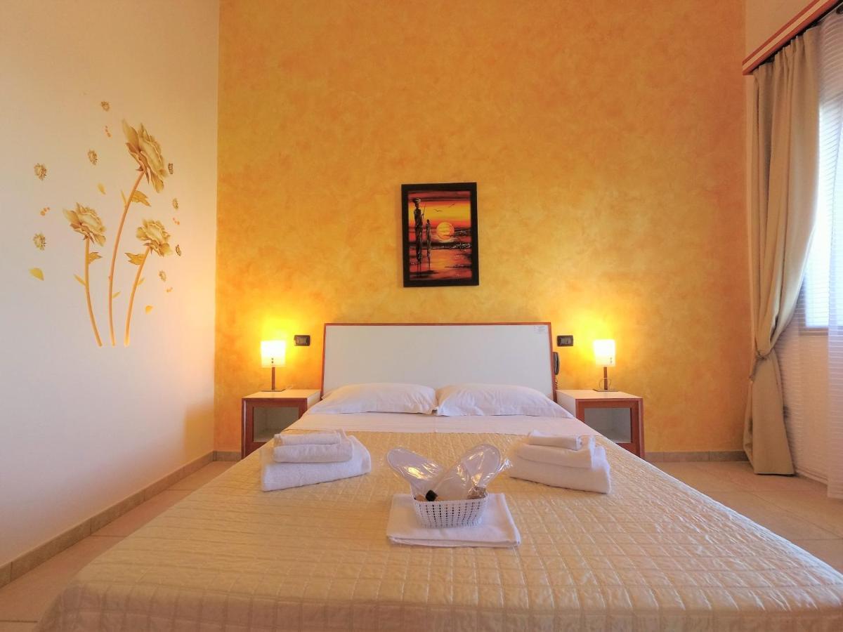 Hotel Alba Chiara Sant'Andrea Salento Exterior foto